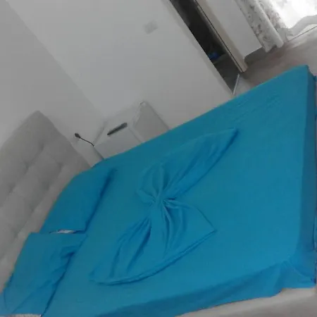Kuqja Hotel 4*